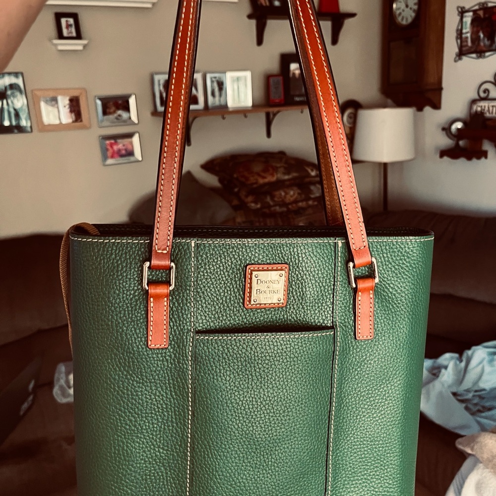 Dooney & Bourke Lexington Bag- green only used a few times.  Great condition!